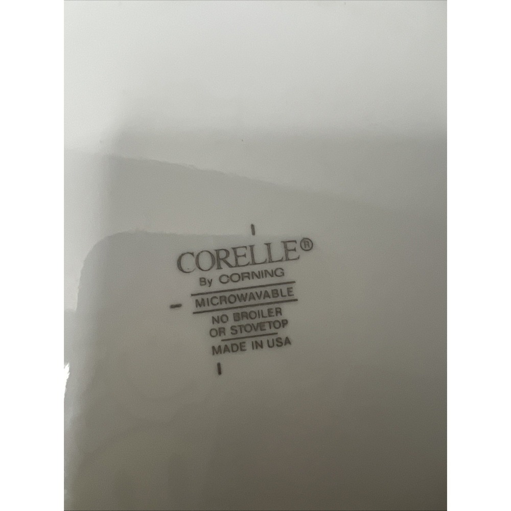 CORELLE - WINTER FROST WHITE - 8 1/2" VEGETABLE 1 QT. SERVING BOWL - Picture 3 of 3
